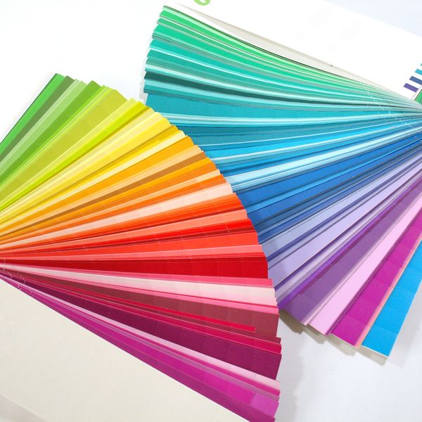 パーソナルカラーを仕事にするなら鹿児島桃色物語で学べます。